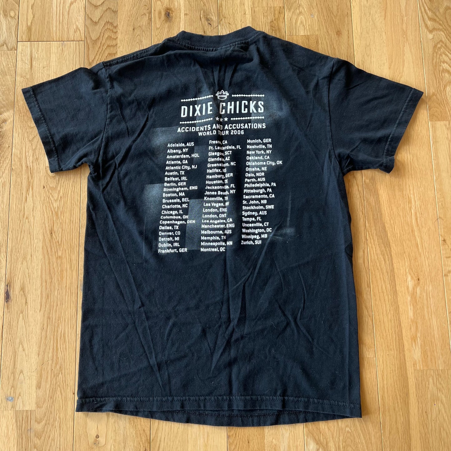 DIXIE CHICKS ACCIDENTS AND ACCUSATIONS WORLD TOUR 2006 T-SHIRT SMALL